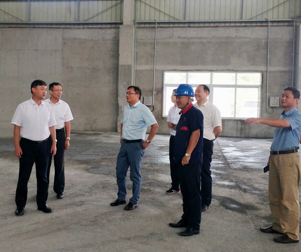 集團(tuán)公司黨委委員、股份公司黨委書(shū)記、總經(jīng)理蔣培進(jìn)到矸石項(xiàng)目部...