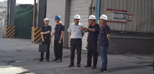 集團(tuán)公司黨委委員、股份公司黨委書(shū)記、總經(jīng)理蔣培進(jìn)到建材公司調(diào)...