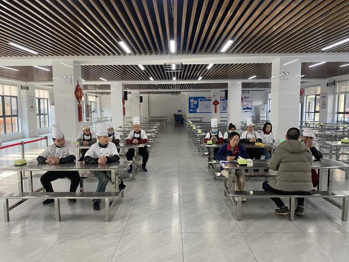 公司職工食堂全力做好節(jié)后復(fù)工準備